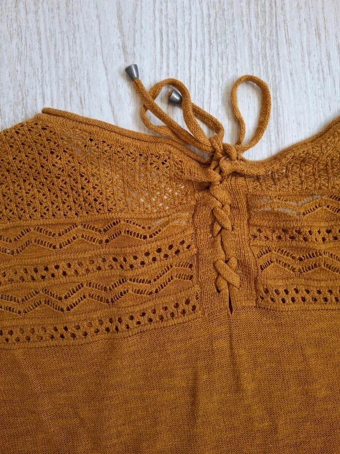 Jersey de mujer color camello con detalles calados Bonobo - Talla L – photo 7